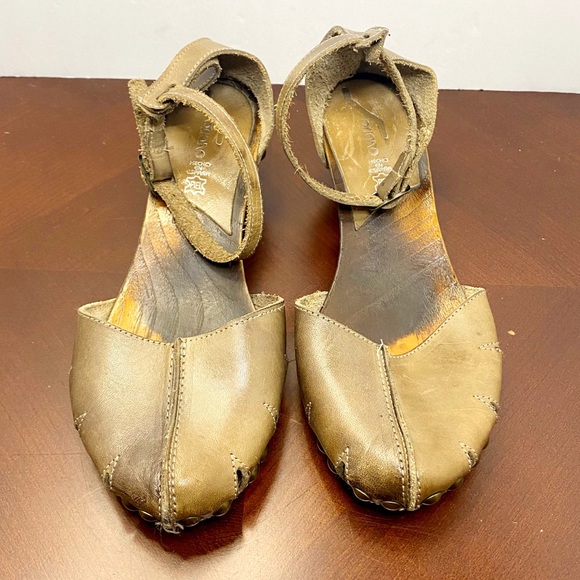 Shoes - Spanish Leather & Wooden heels size 37